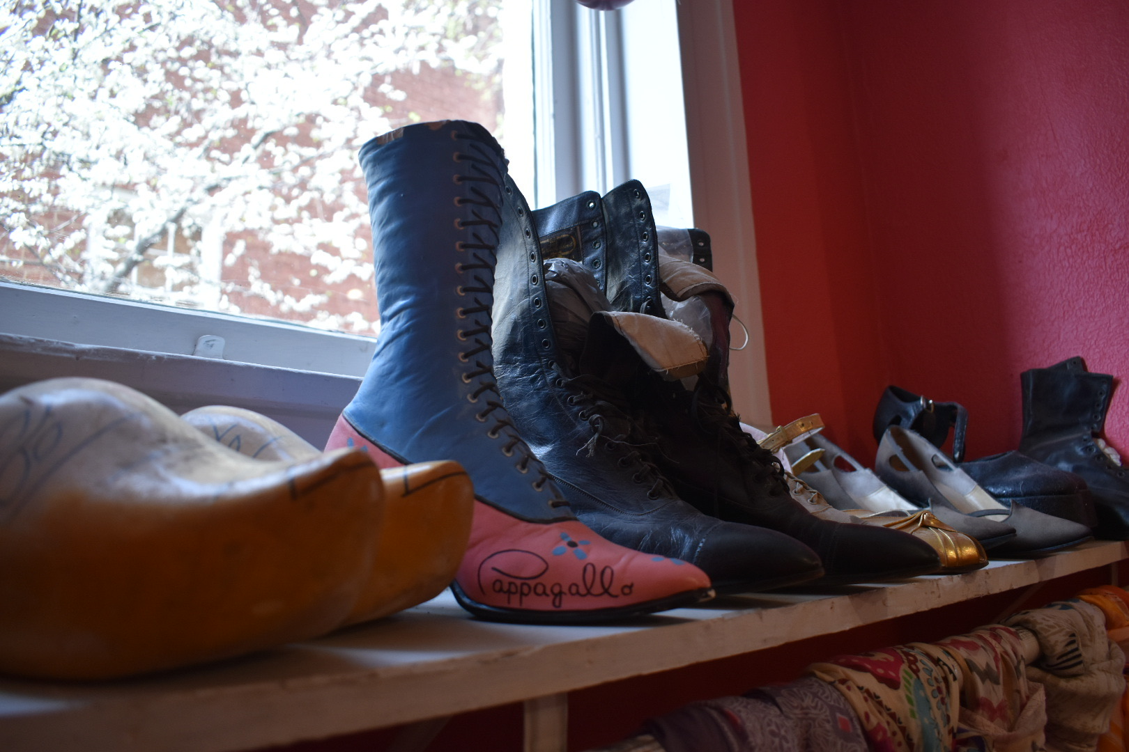 Vintage boots at PappaGallo